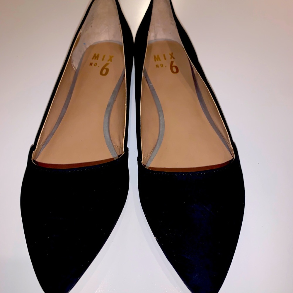 *New* Mix No. 6 Black Suede Flats (7.5)